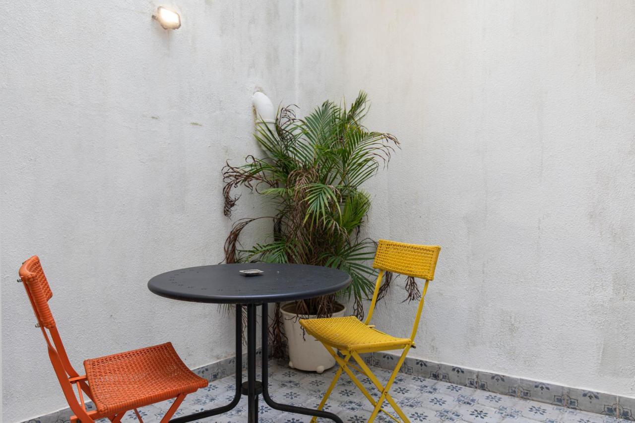 Apartment Cozy & Lovely W/ Patio By Lovelystay