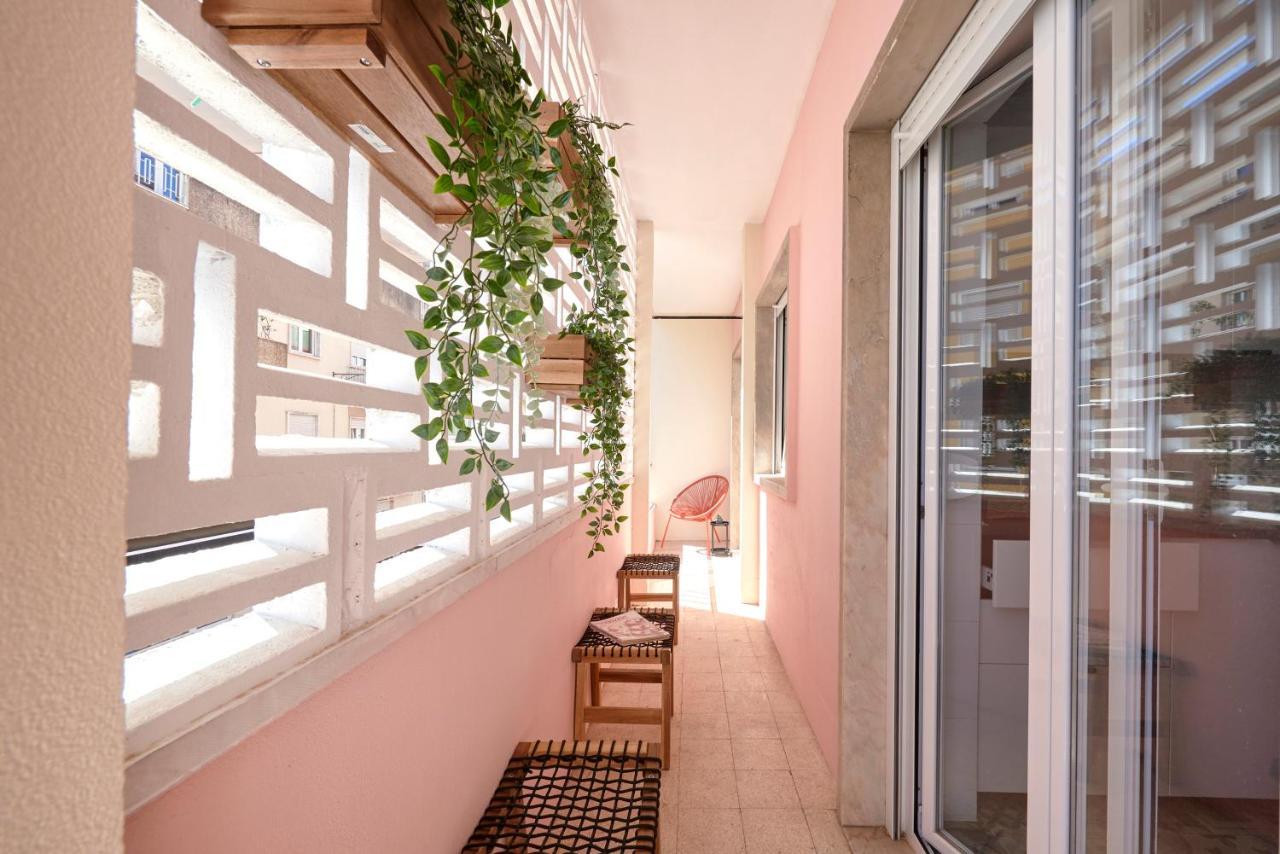 Enjoy The Sunny Balcony, By Timecooler Lisboa