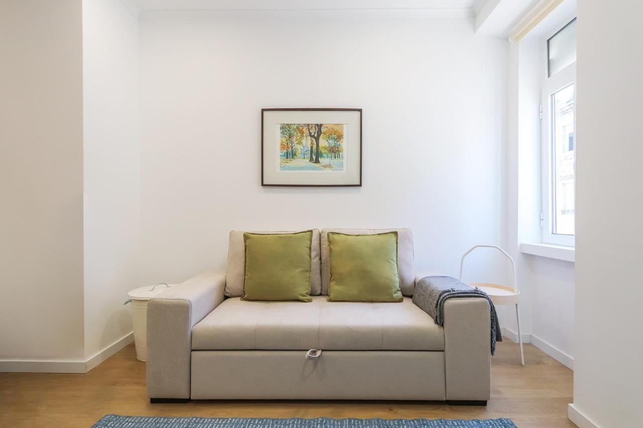 Portucale ! Stylish Campo Ourique Apartment Lisbon