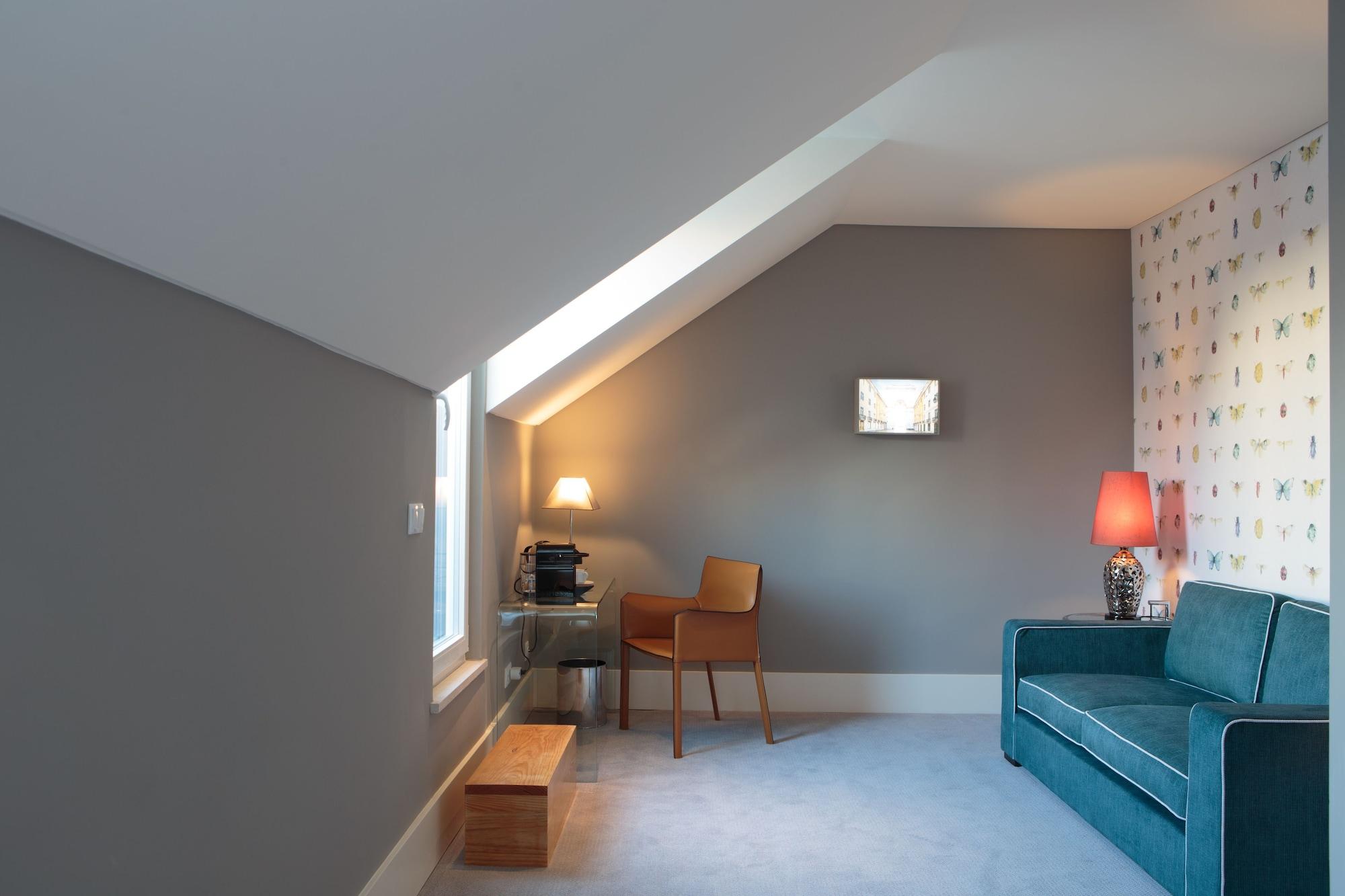 Dear - Gallery House
