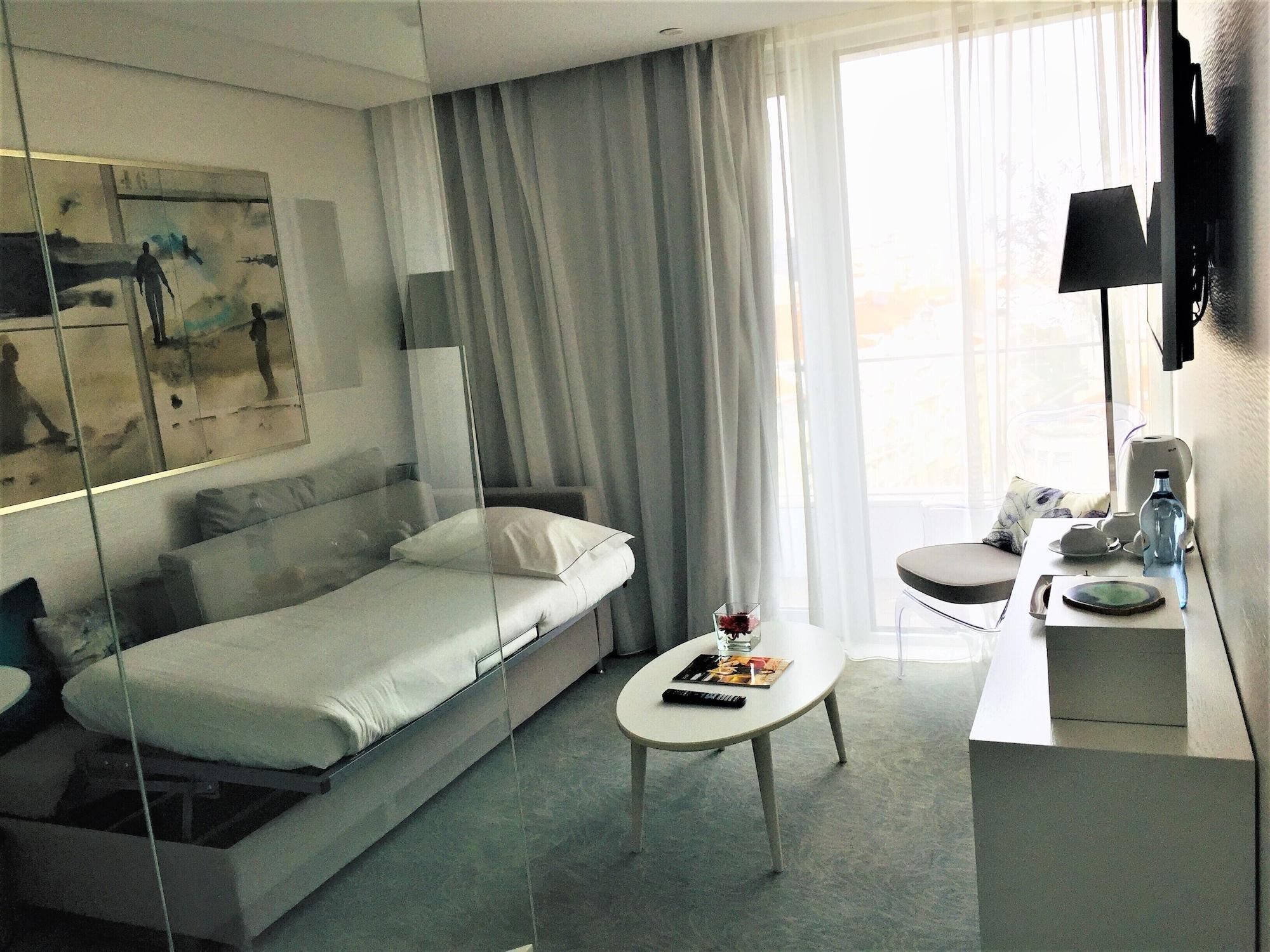 White 3* Lisbon
