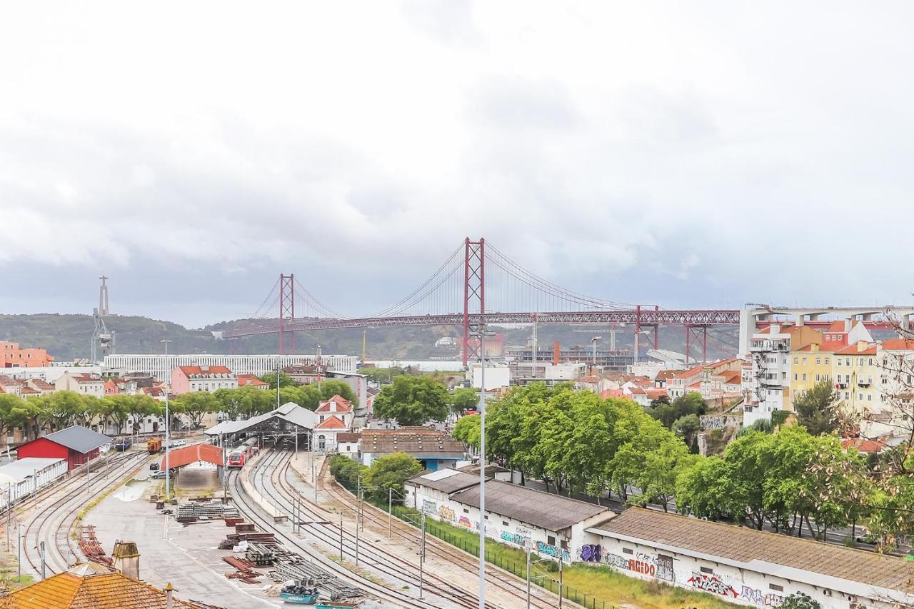 Portucale ! Stylish Campo Ourique Apartment