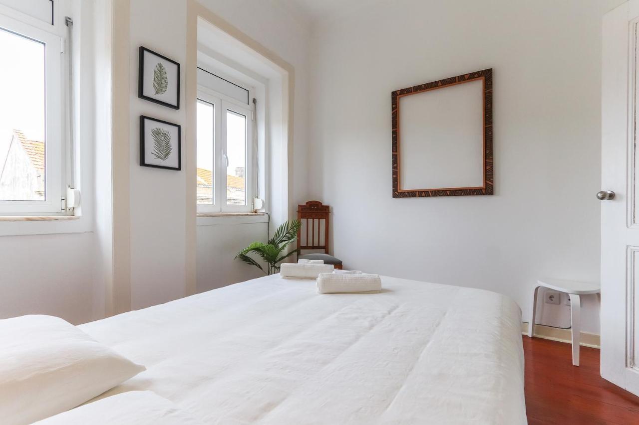 Portucale ! Stylish Campo Ourique Apartment Lisbon