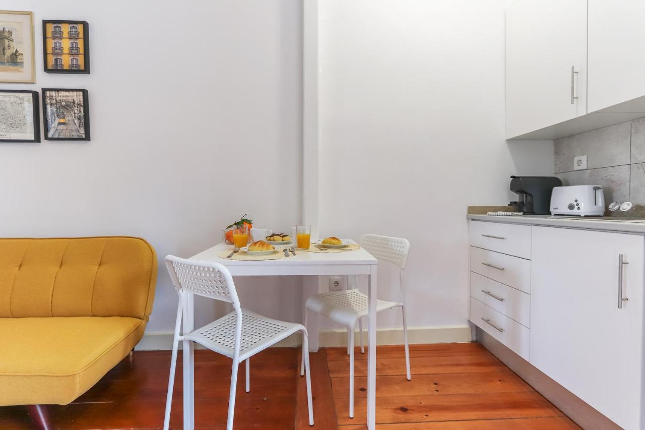 Portucale ! Stylish Campo Ourique Apartment Lisbon