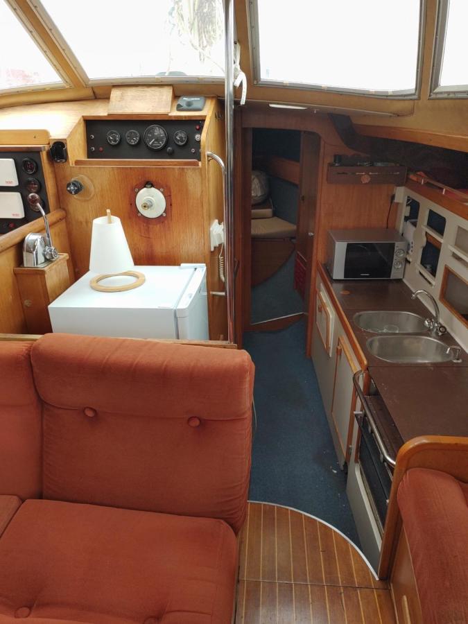 Zeebra - Jeanneau Espace 1000 Sailboat Lisbon