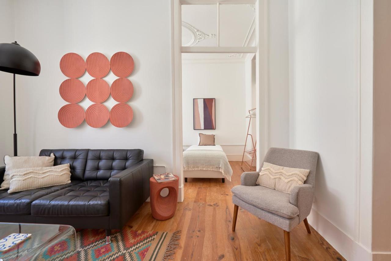 Sunny Pink Street Historical Apt, By Timecooler * Lisbon