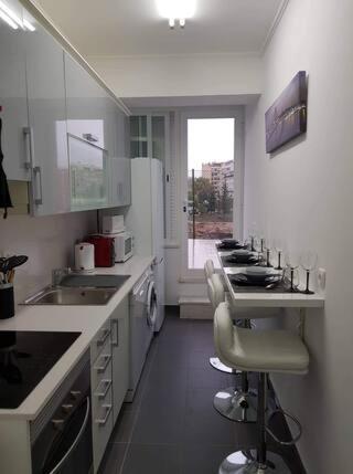 Apartment Minimalist Located Near Belem *