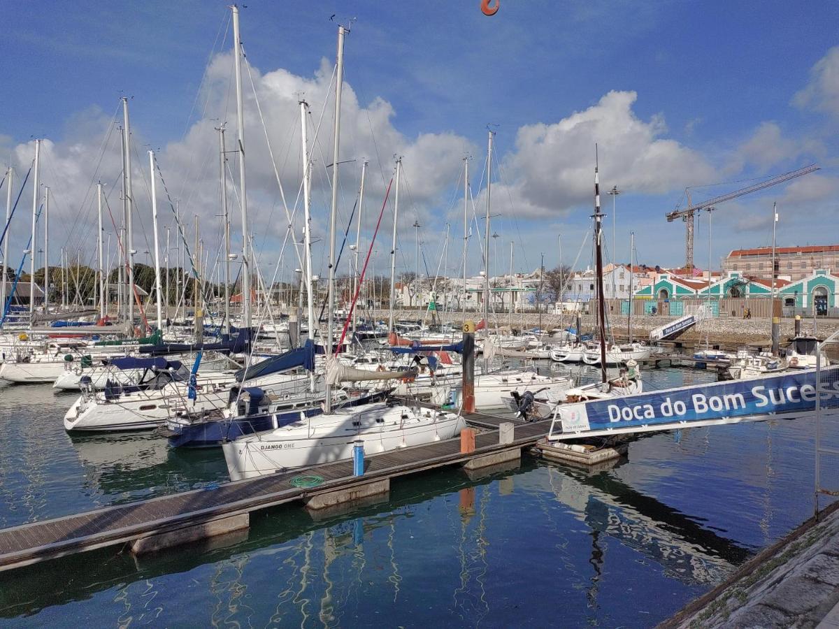 Zeebra - Jeanneau Espace 1000 Sailboat Lisbon