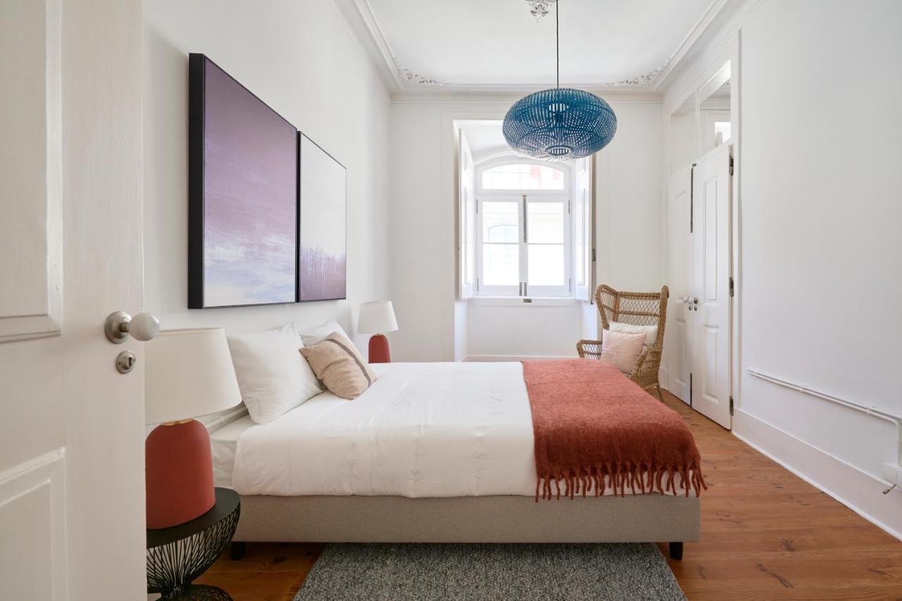 Sunny Pink Street Historical Apt, By Timecooler Apartment