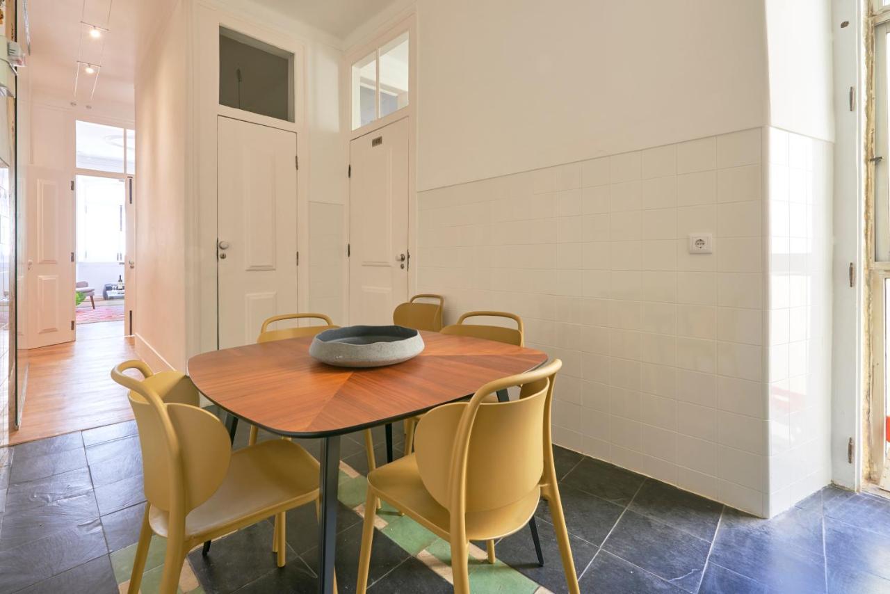 Sunny Pink Street Historical Apt, By Timecooler Apartment