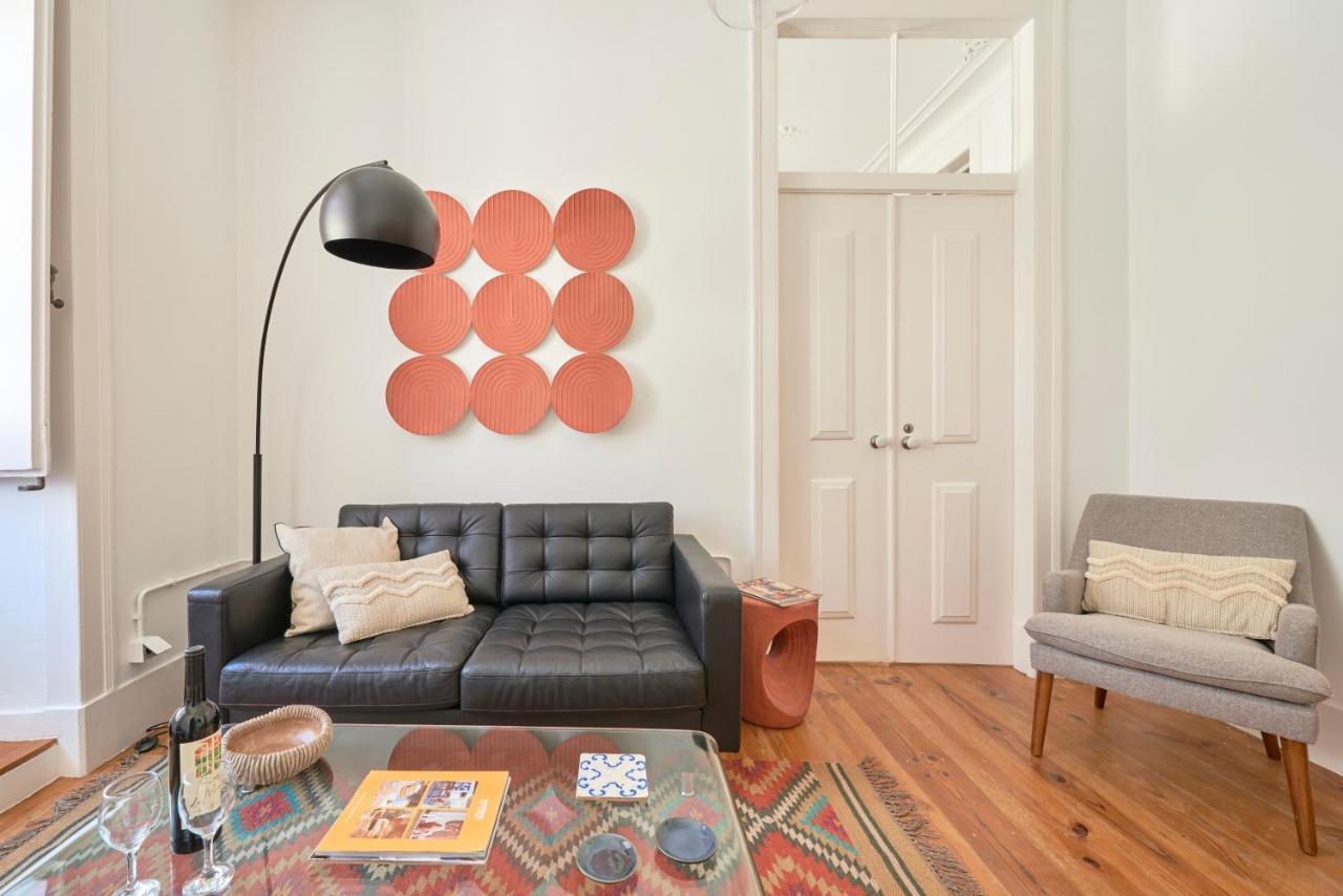 Apartment Sunny Pink Street Historical Apt, By Timecooler