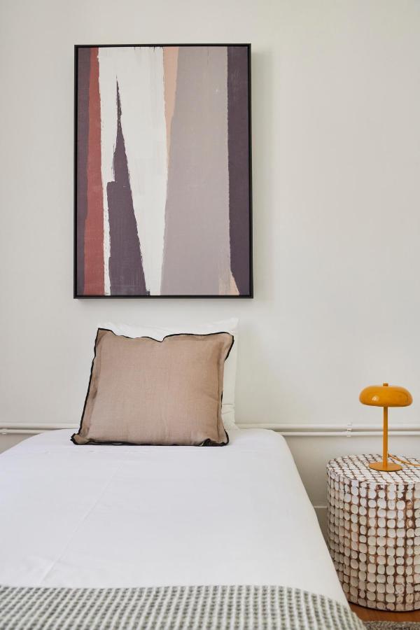 Sunny Pink Street Historical Apt, By Timecooler Apartment *