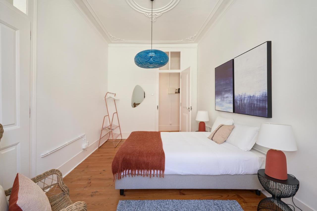 Apartment Sunny Pink Street Historical Apt, By Timecooler *