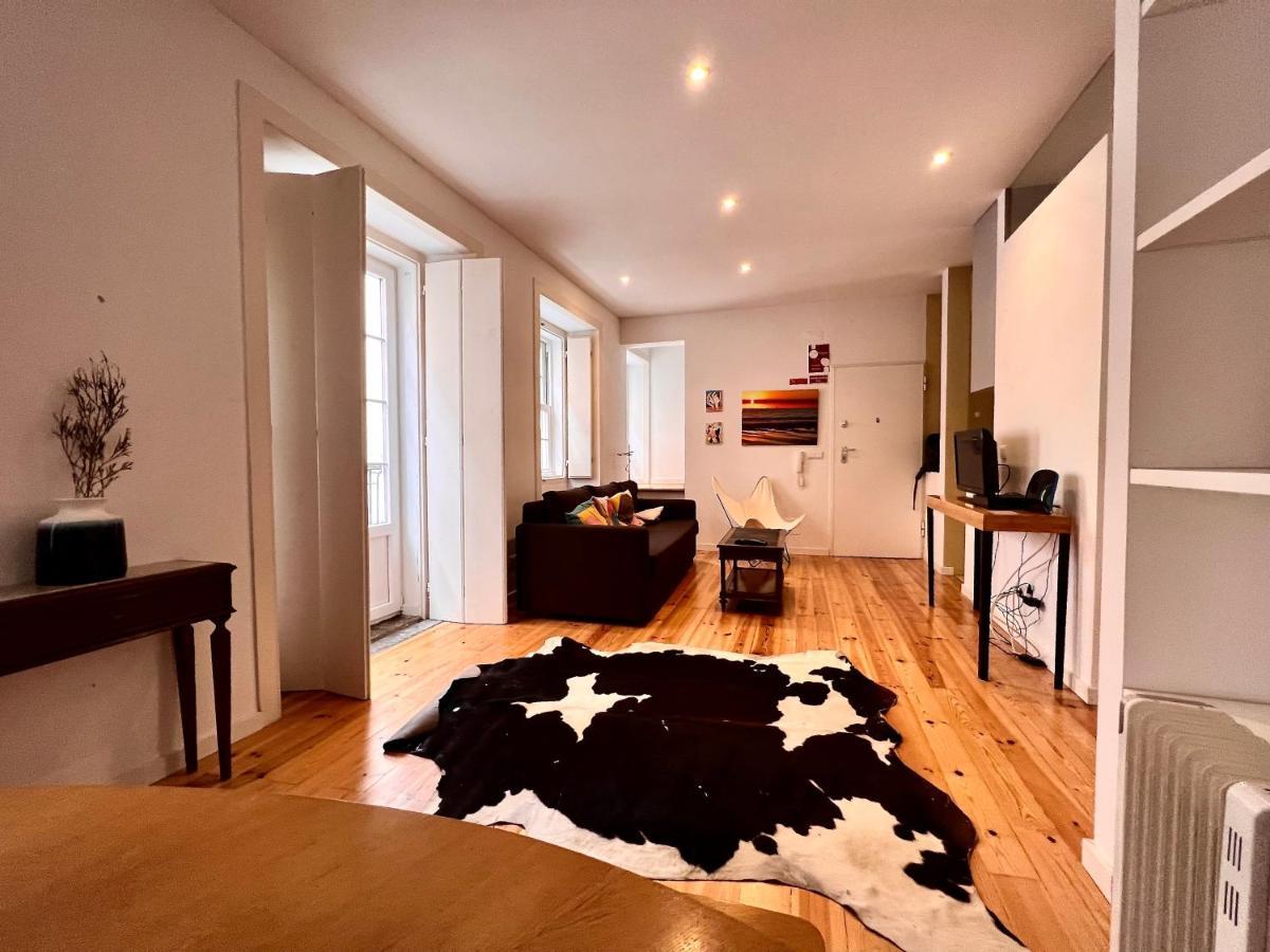 Bright And Sunny Apartment Lisbon