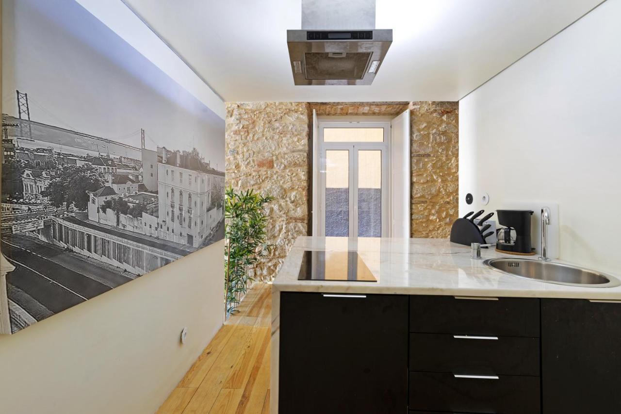 Rainbow Wall Loft Apartment Lisbon