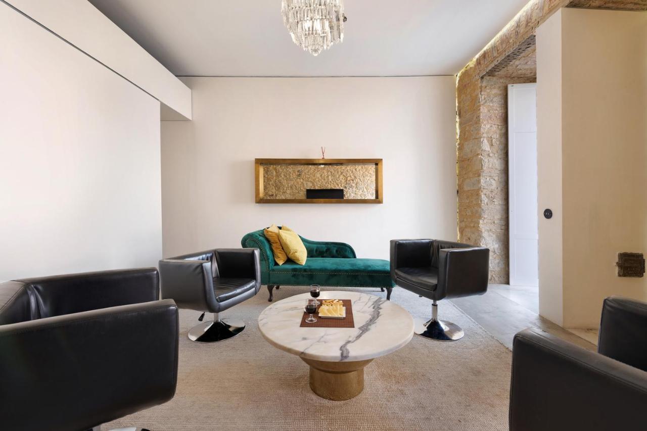 Apartment Rainbow Wall Loft Lisbon