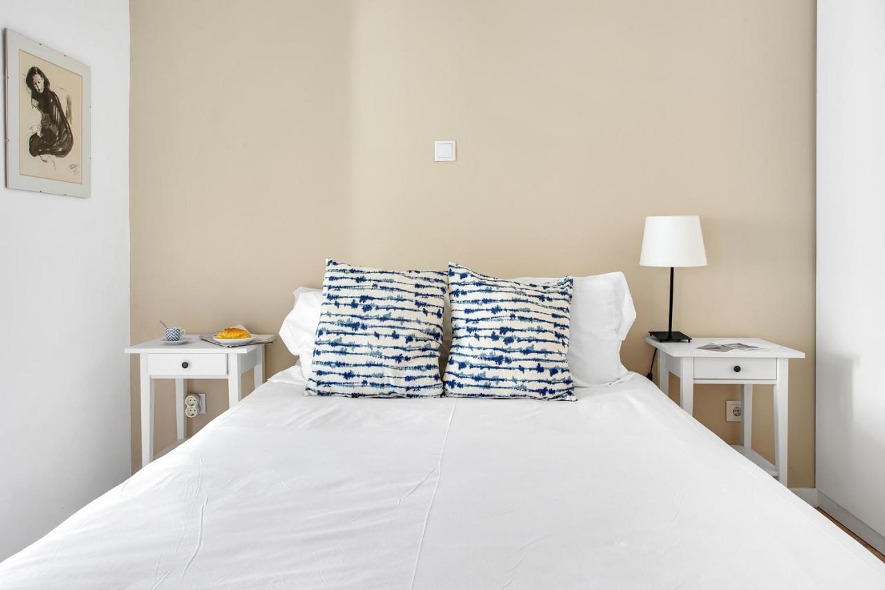 Modern 2 Bedroom In Estrela With Outside Terrace! Amazing For Families, Couples, Friends Apartment *