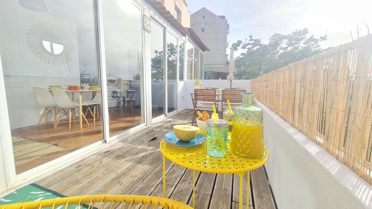 Happy - With Terrasse & View