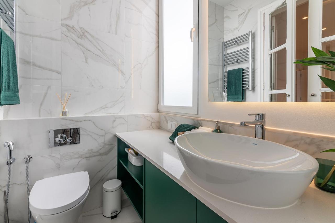 Angelina Vidal Duplex With Terrace * Lisbon