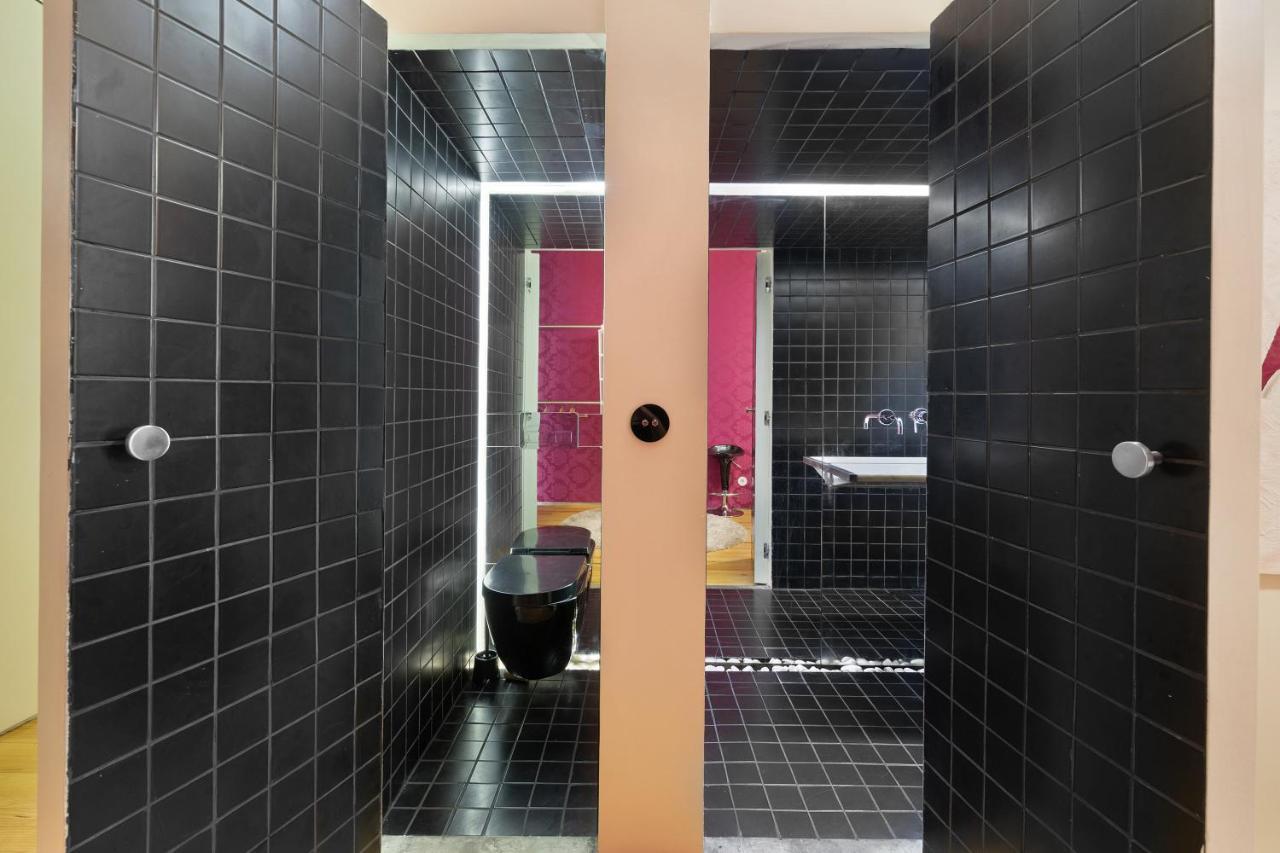Rainbow Wall Loft *