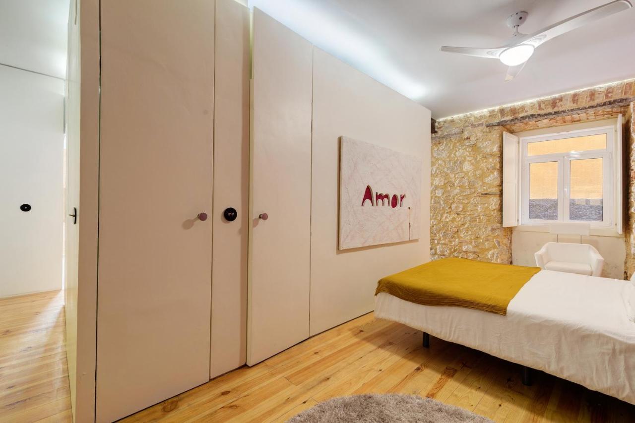 Rainbow Wall Loft * Lisbon