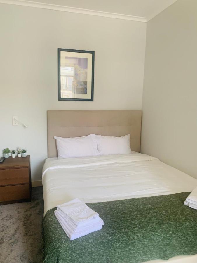 Sao Lazaro Bhuiyan Family Host Lisbon