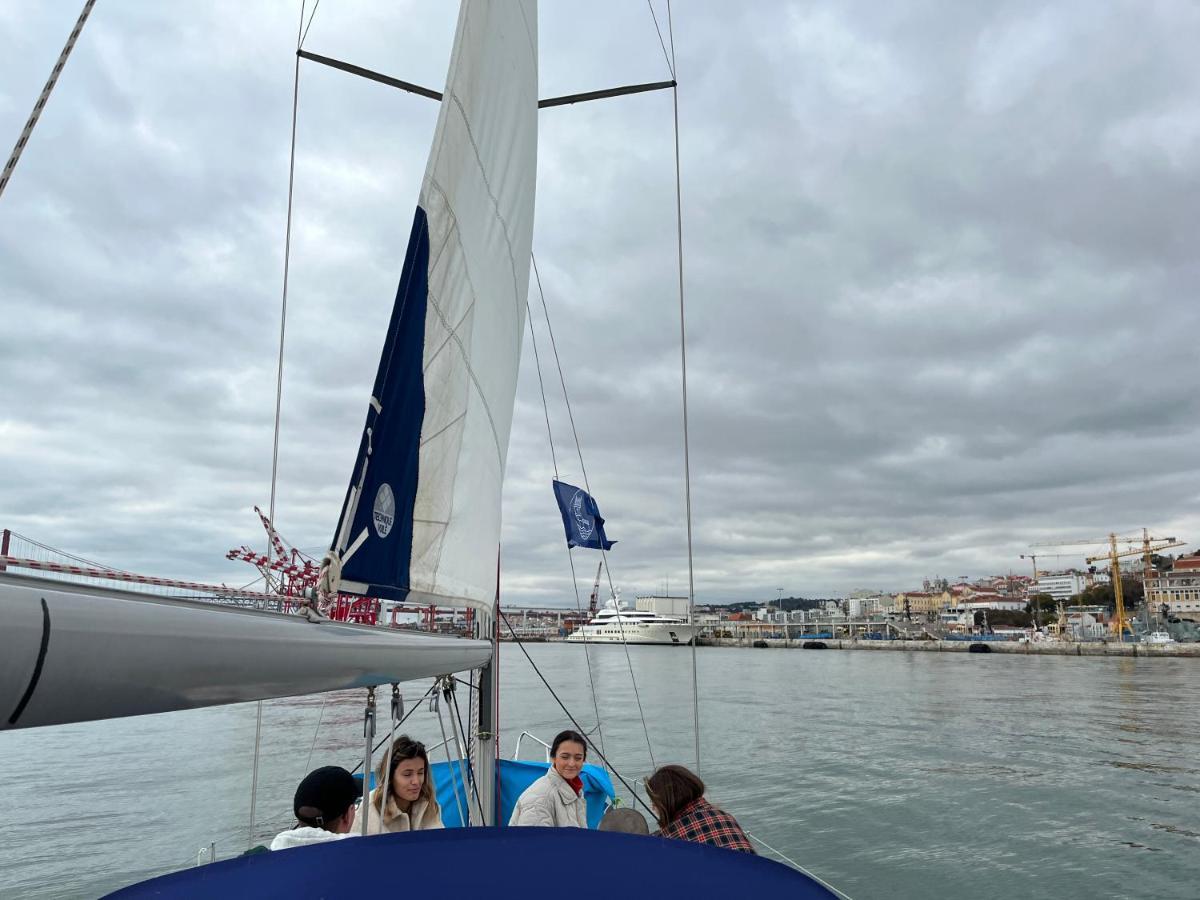 In A Boat - * Lisbon