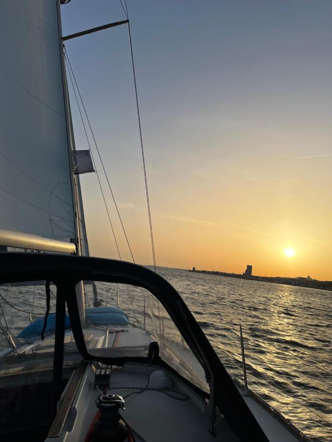 In A Boat - * Lisbon
