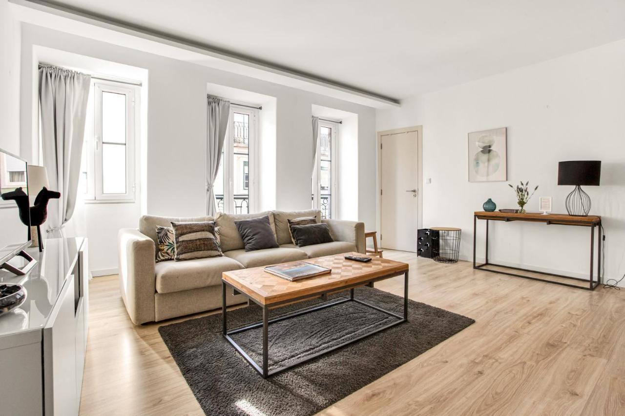Modern 2 Bedroom In Estrela With Outside Terrace! Amazing For Families, Couples, Friends * Lisbon