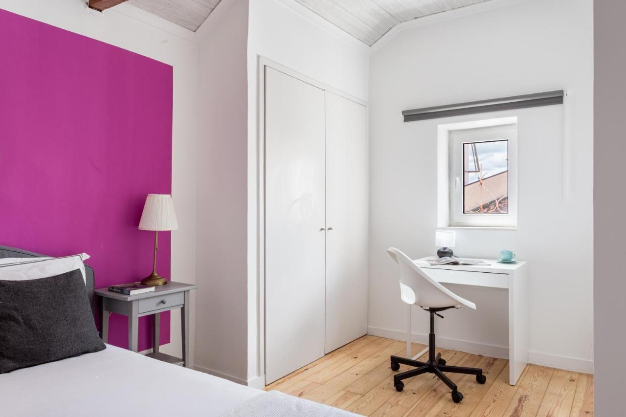 Joivy Stylish 2-bed Apt With Balcony In Lapa, 5mins To National Museum Of Ancient Art Lisbon