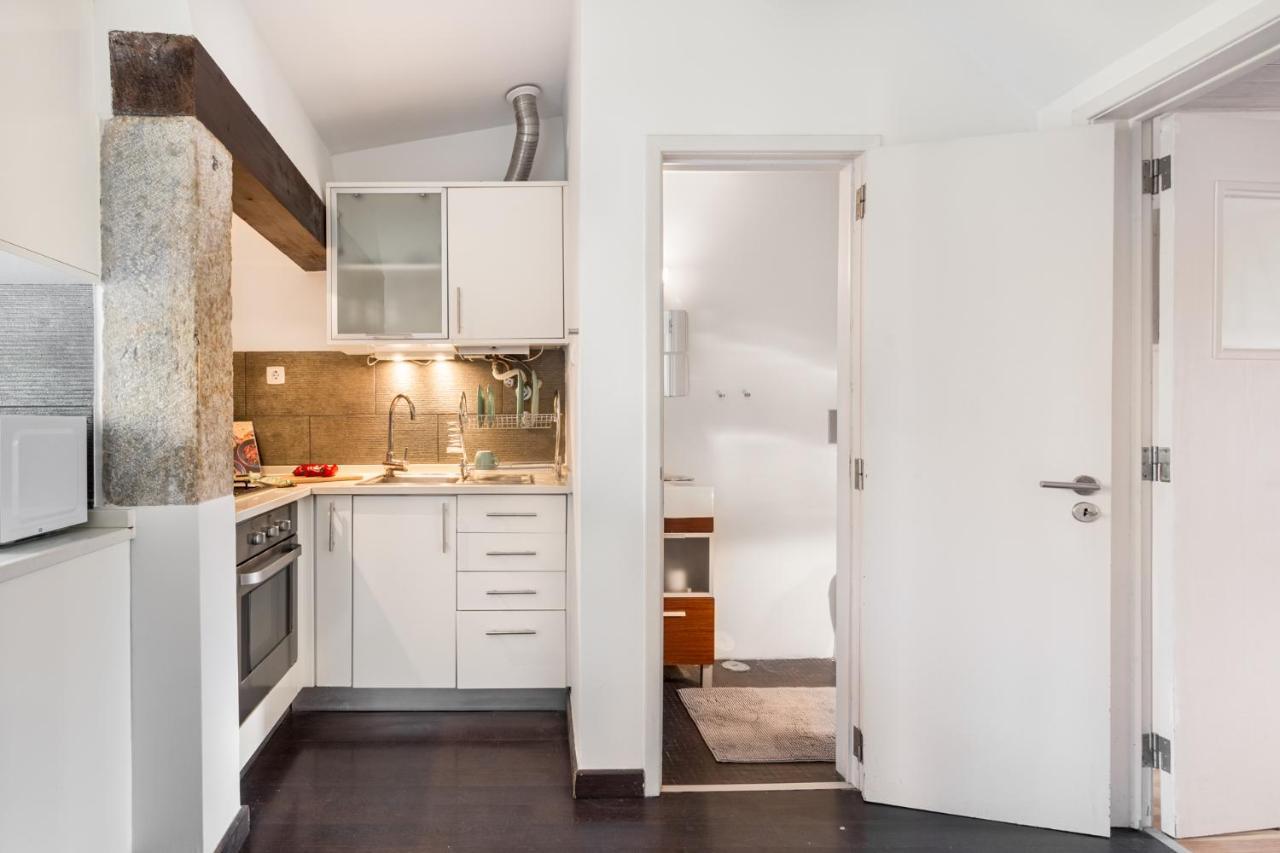 Joivy Stylish 2-bed Apt With Balcony In Lapa, 5mins To National Museum Of Ancient Art * Lisbon
