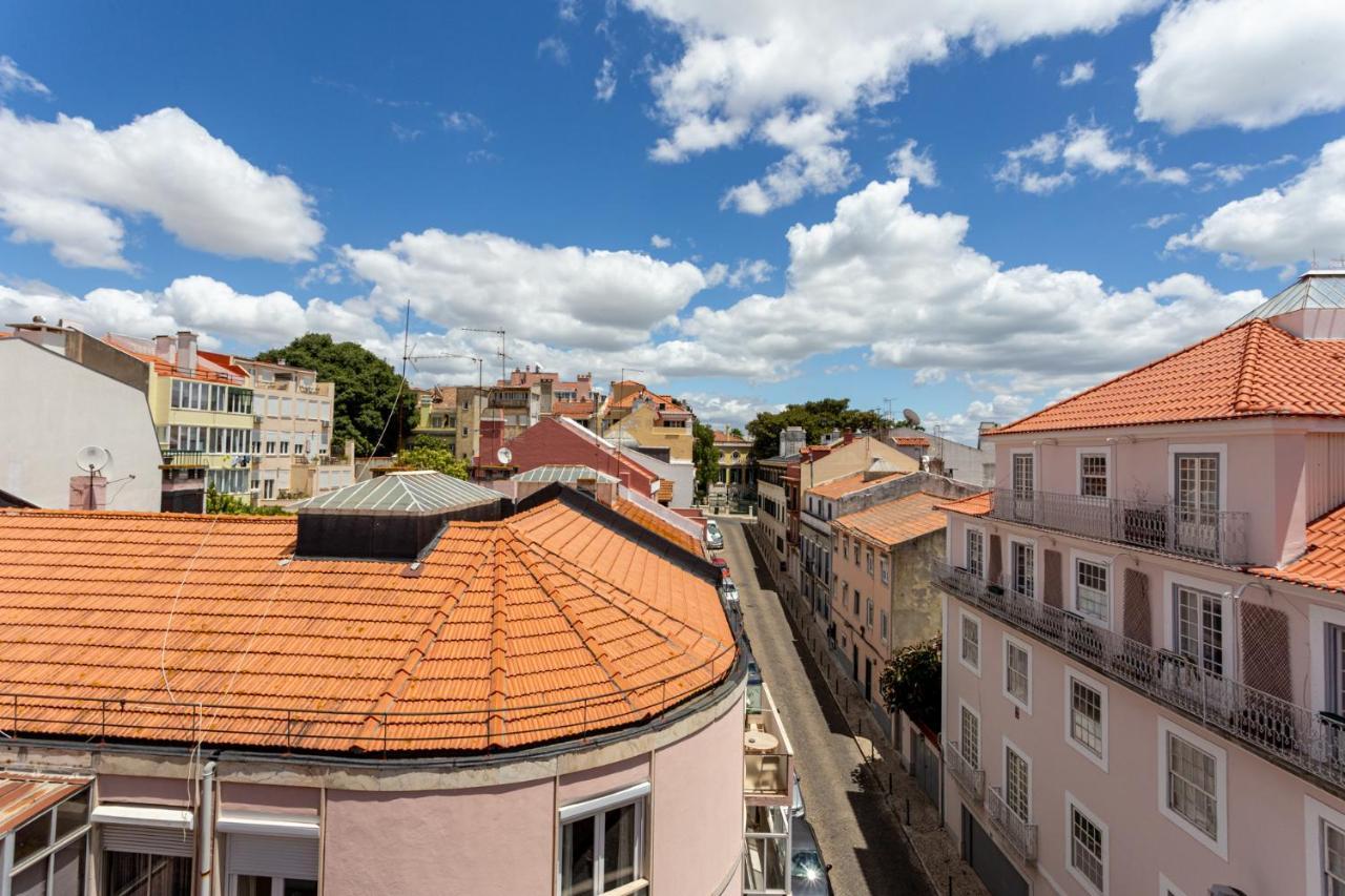 Joivy Stylish 2-bed Apt With Balcony In Lapa, 5mins To National Museum Of Ancient Art * Lisbon