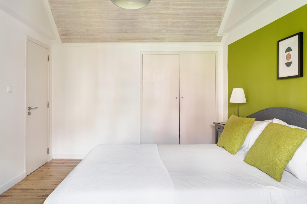 Joivy Stylish 2-bed Apt With Balcony In Lapa, 5mins To National Museum Of Ancient Art *