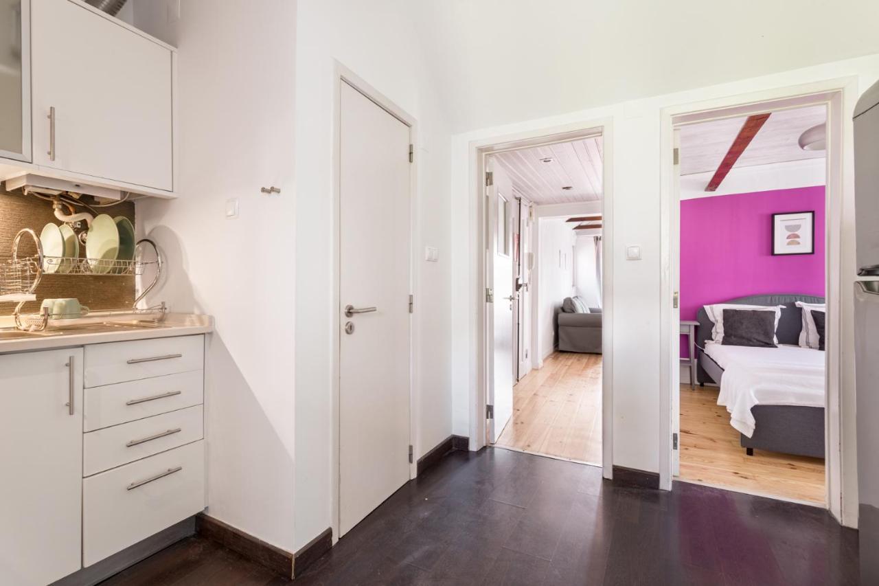 Apartment Joivy Stylish 2-bed Apt With Balcony In Lapa, 5mins To National Museum Of Ancient Art