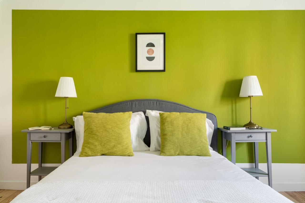 Joivy Stylish 2-bed Apt With Balcony In Lapa, 5mins To National Museum Of Ancient Art Apartment Lisbon