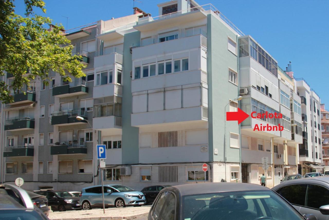 Familiar Em Zona Histórica De