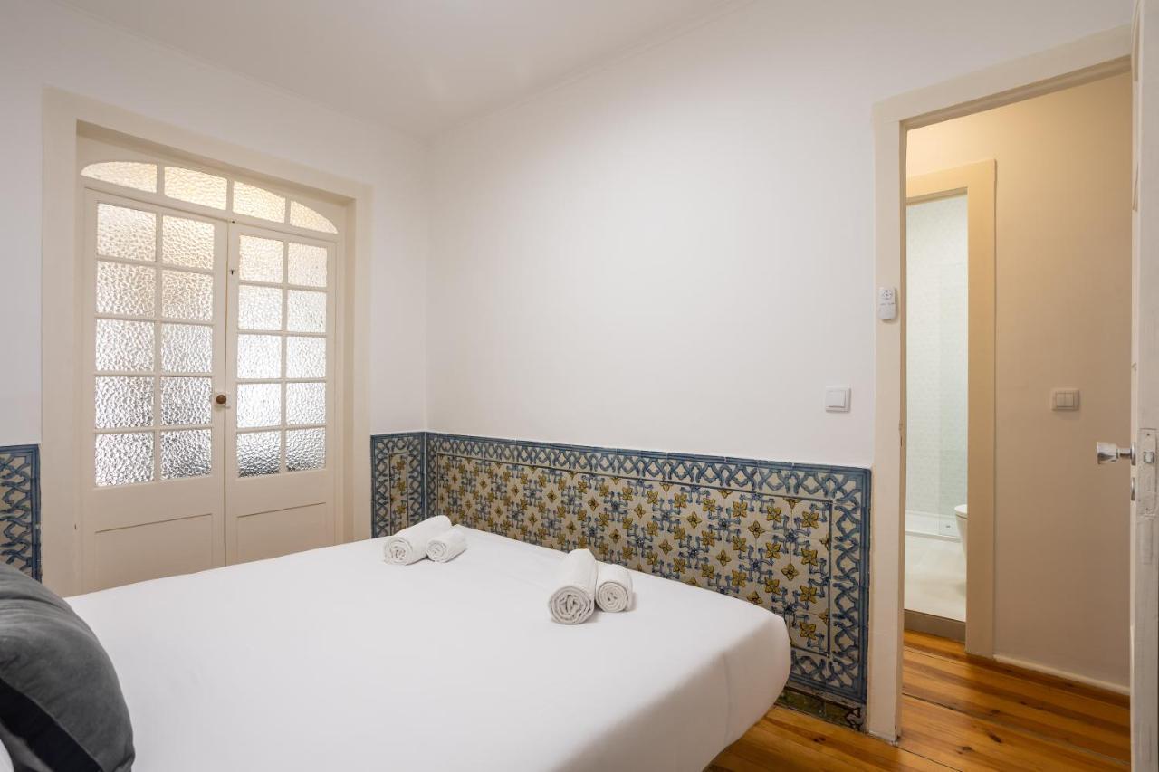 Apartment Hip & Renovated T.m. Flat In Bairro Alto Lisbon