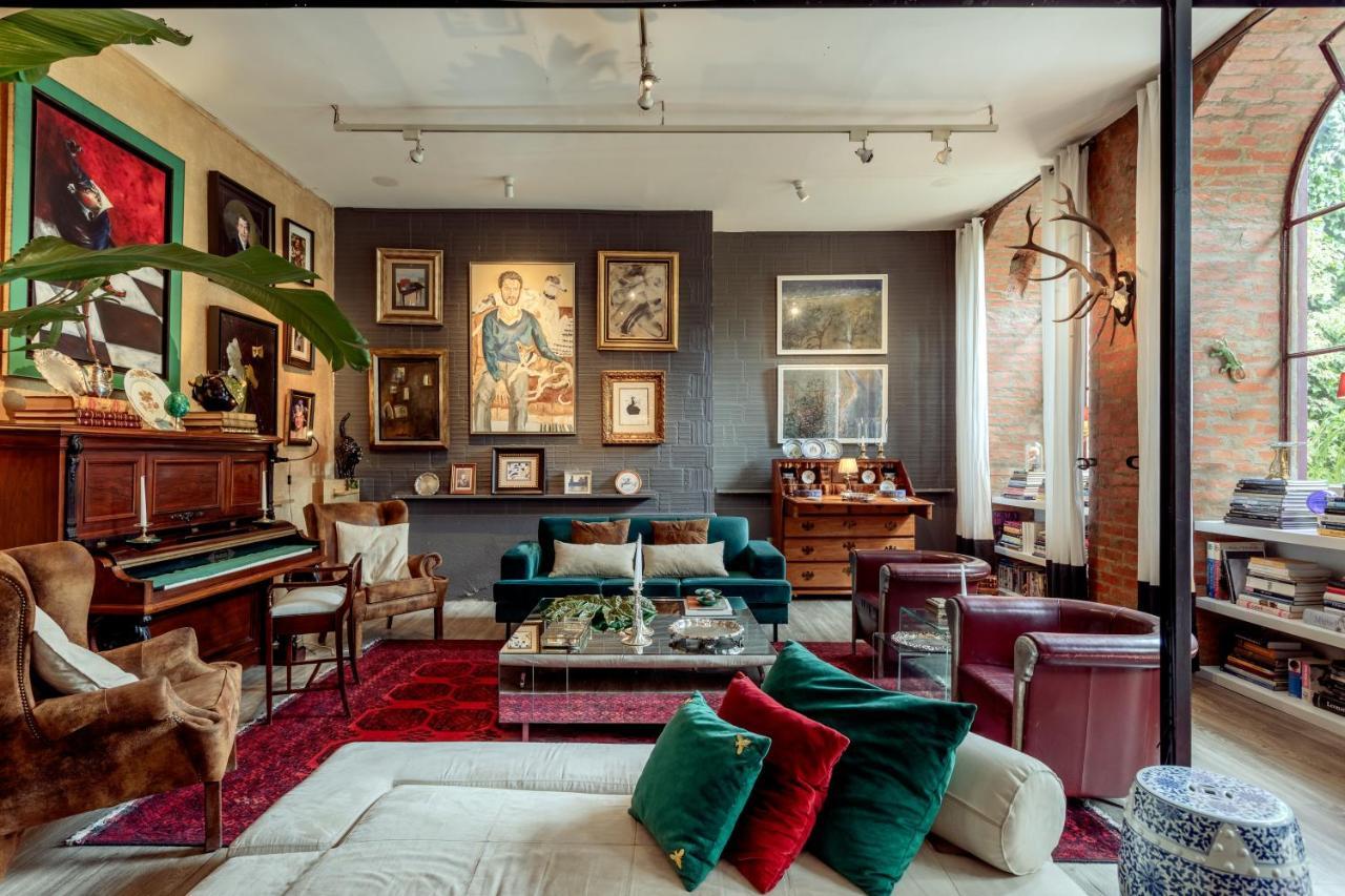 Unique Apartment