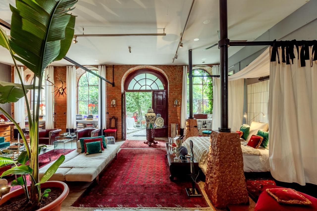 Unique Apartment
