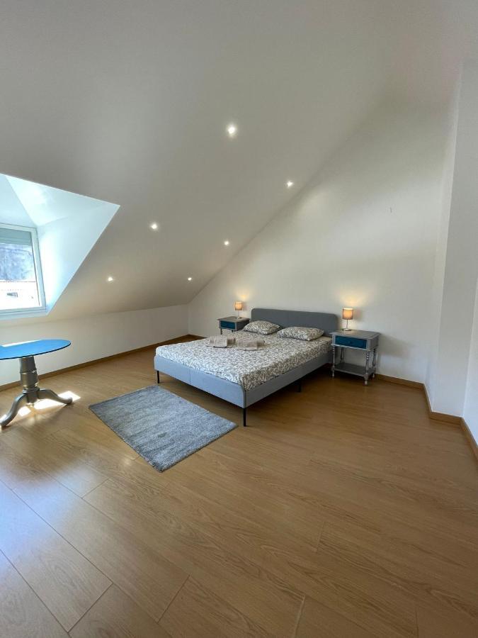 Portucale ! Stylish Campo Ourique Apartment Lisbon