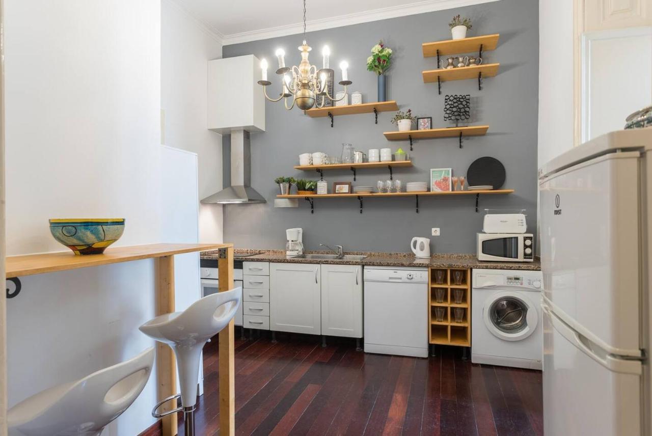 3 Bedroom, 2 Bathroom - Palma * Lisbon