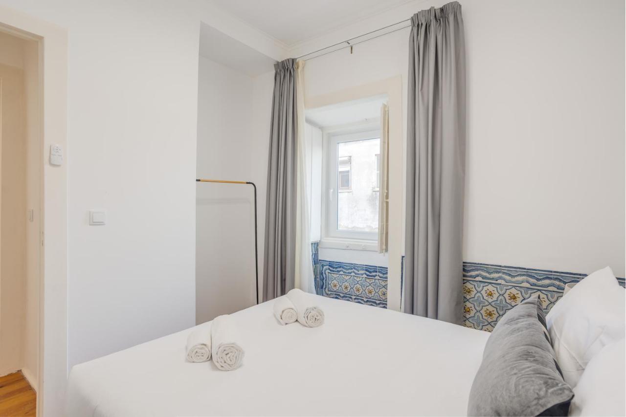 Apartment Hip & Renovated T.m. Flat In Bairro Alto Lisbon