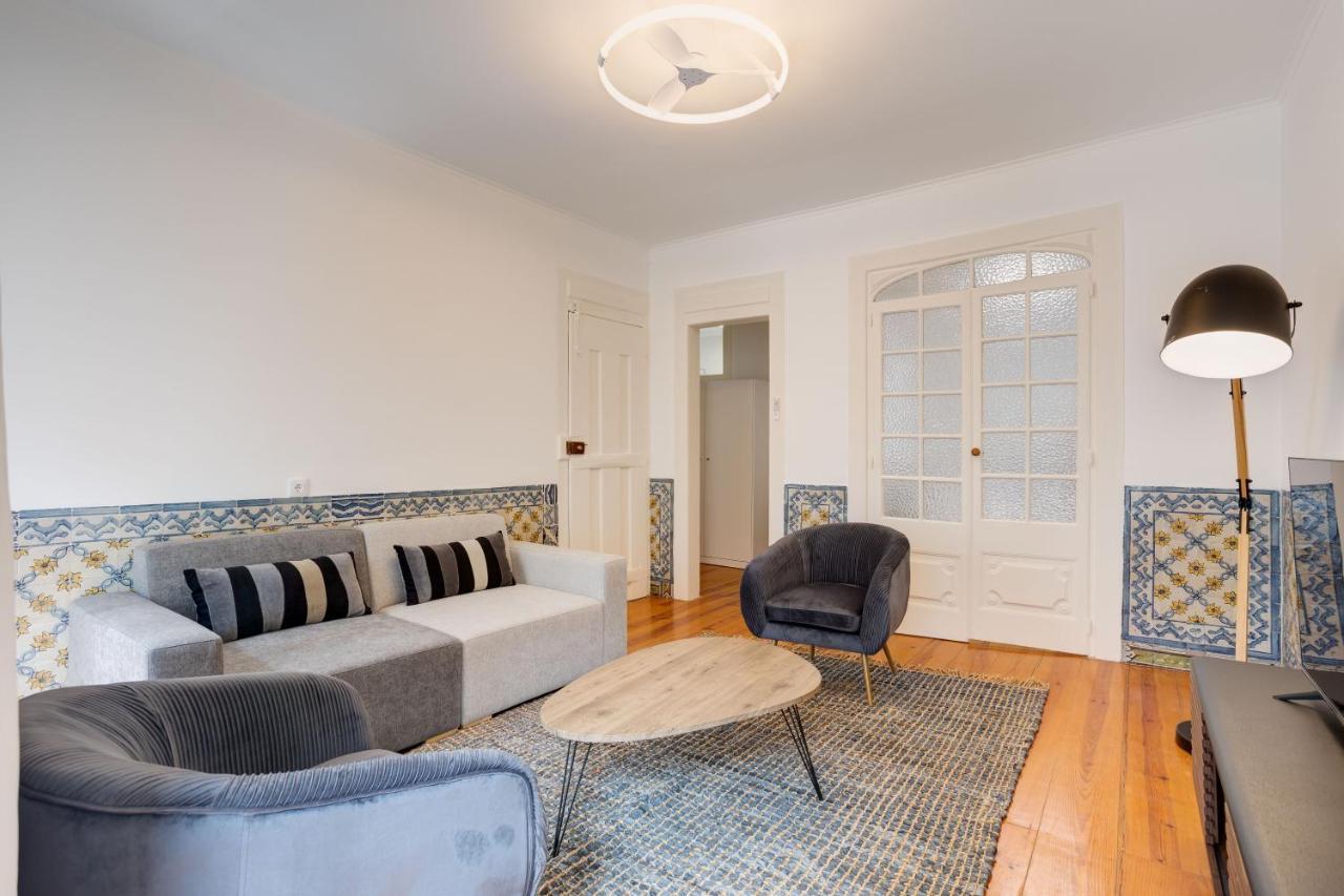 Hip & Renovated T.m. Flat In Bairro Alto * Lisbon