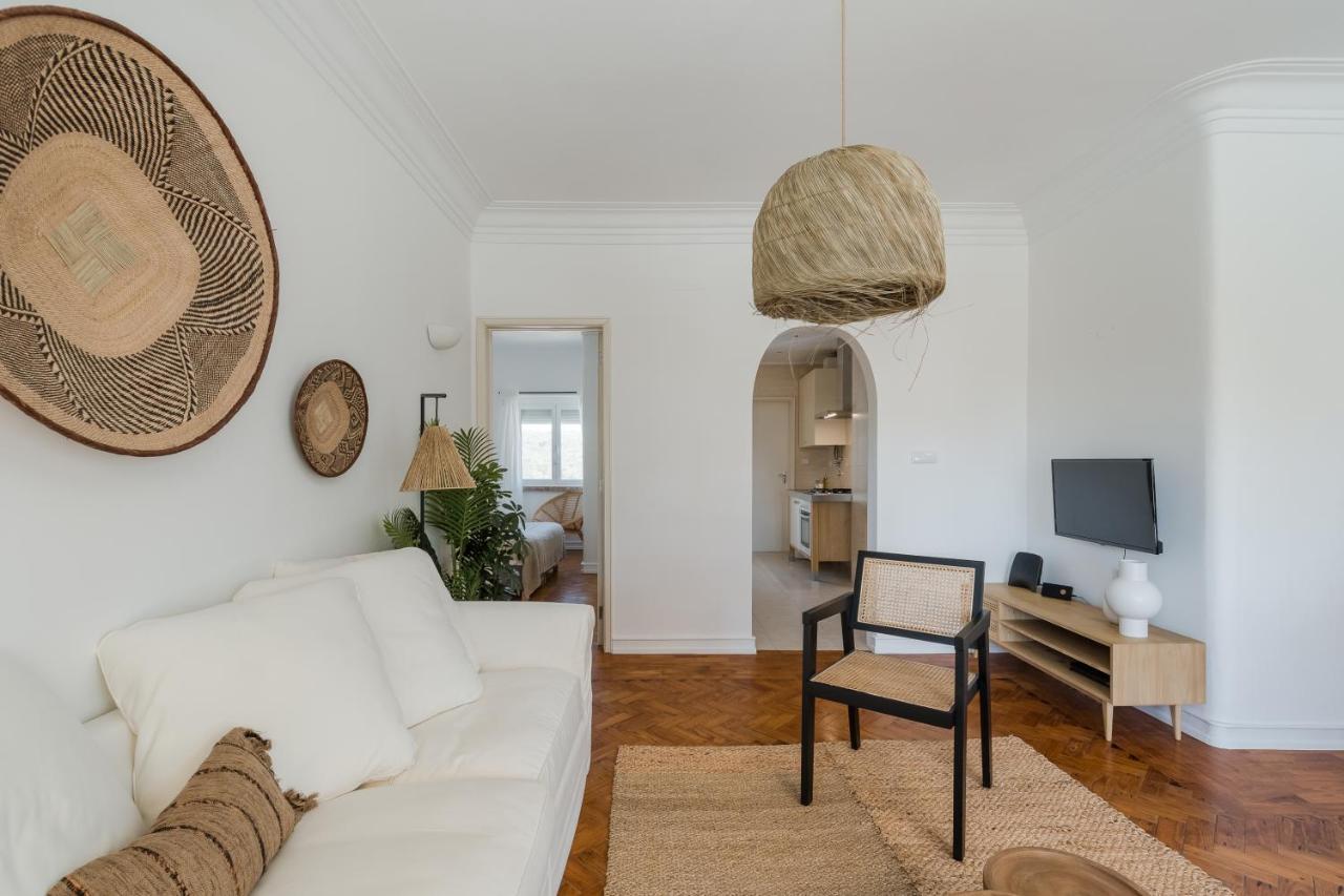 Casa Boma - Lighting With Private Balcony - Campolide I Apartment *