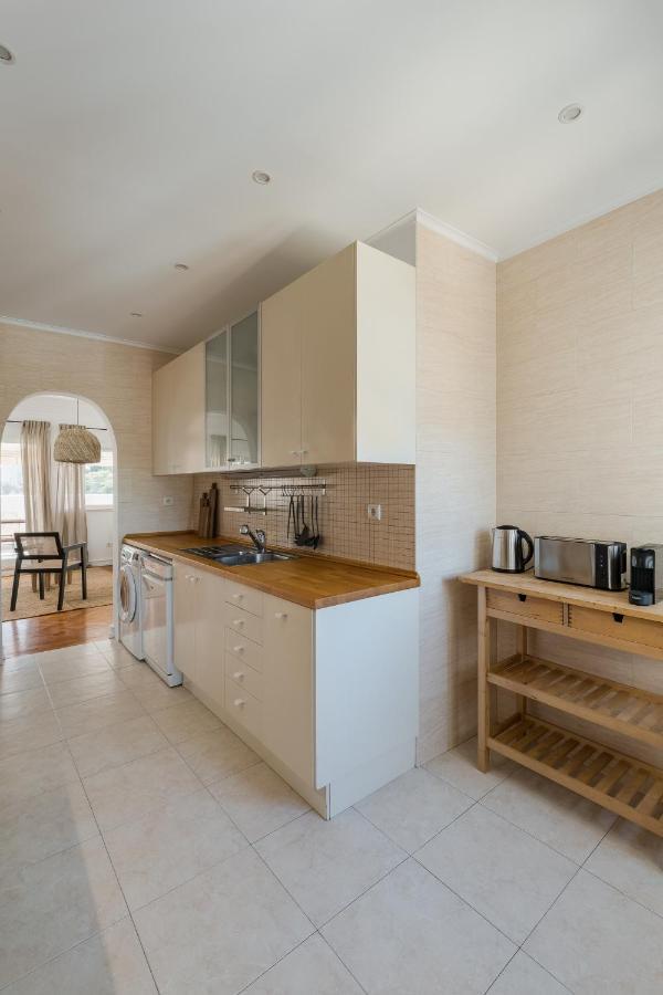 Casa Boma - Lighting With Private Balcony - Campolide I Lisbon