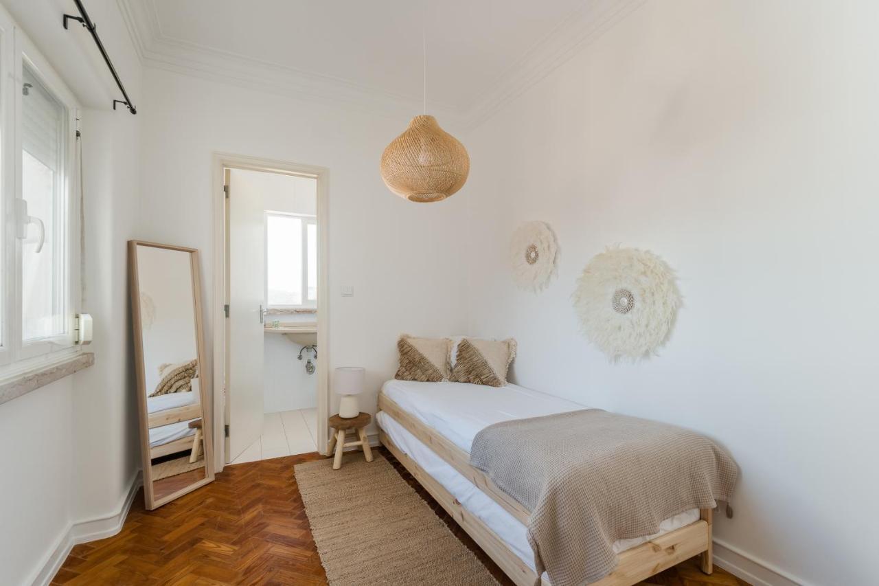 Casa Boma - Lighting With Private Balcony - Campolide I *