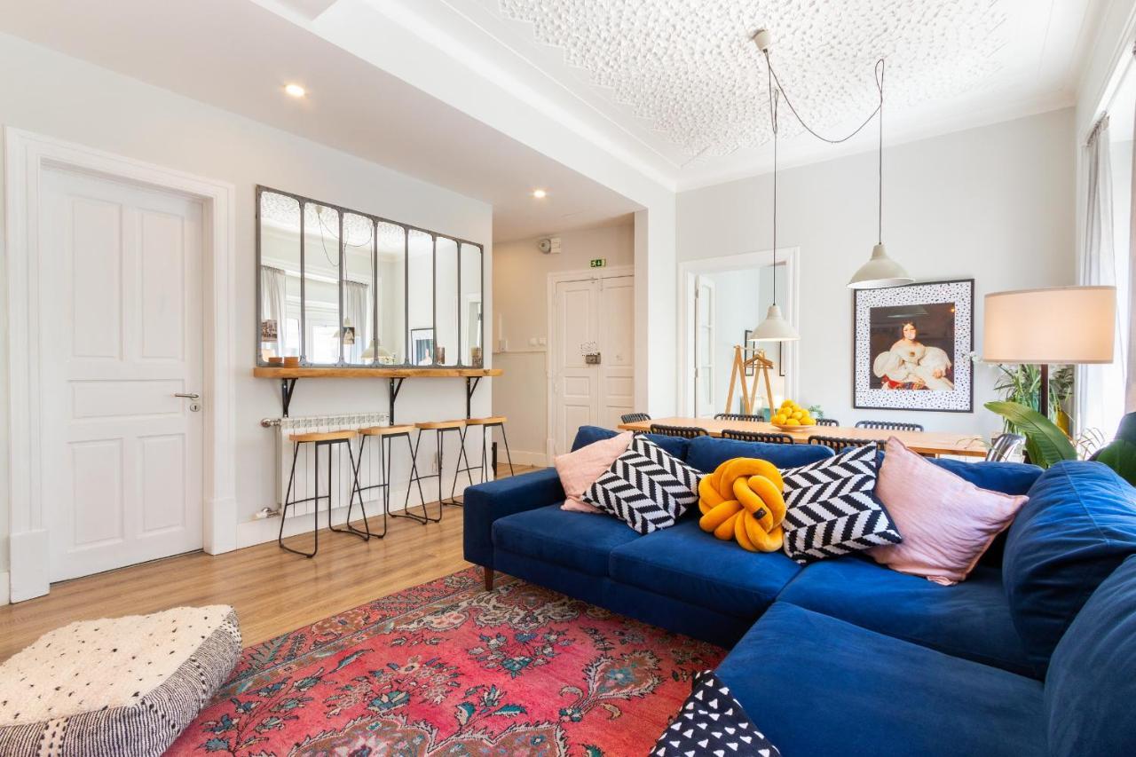 Bright Center, 10m From Subway, 6 Rooms, Up To 20 Ppl Holiday home