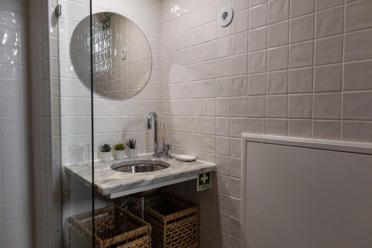 Beautiful 1 Bedroom In Apartment *