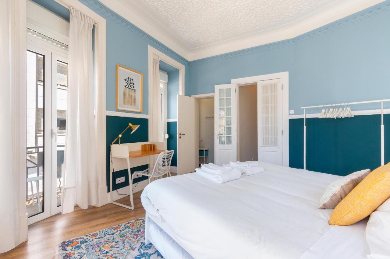 Bright Center, 10m From Subway, 6 Rooms, Up To 20 Ppl Holiday home