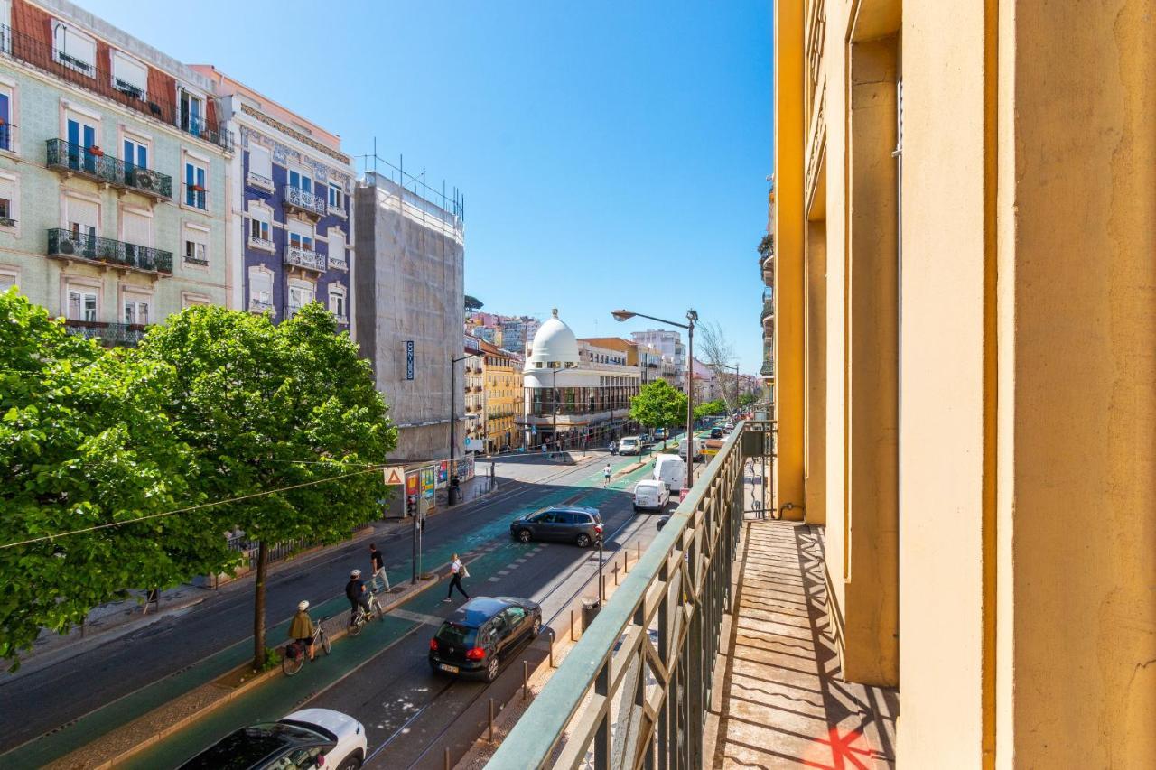 Bright Center, 10m From Subway, 6 Rooms, Up To 20 Ppl Holiday home
